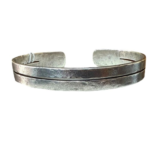J. Jill Metal Cuff Bracelet Silver Tone Textured Rustic Minimalist Boho Classic - Picture 3 of 11